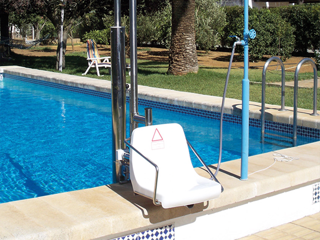 silla de piscina hidraulica para discapacitados